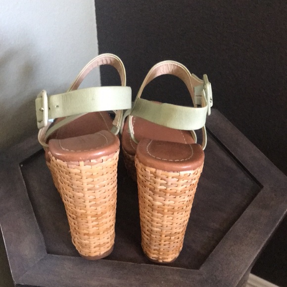 🔥1 hr sale - Kate Spade, wedge heels, light olive green, beautiful for fall - Picture 5 of 9